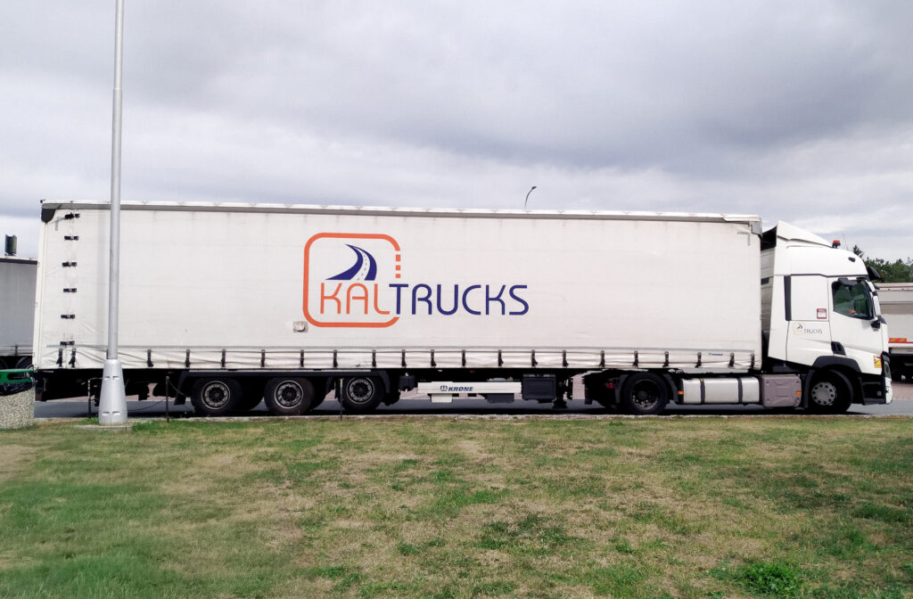 Transport exceptionnel écologique : camion KALTRUCKS sur une opération de transport industriel